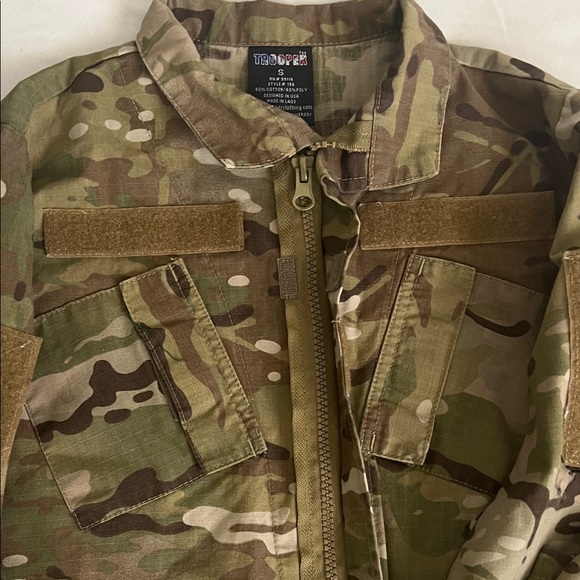 Camouflage Military Jacket and Pants Set - Picture 2 of 5